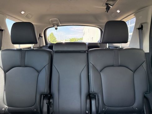 Used 2025 Honda Pilot EX-L image 13