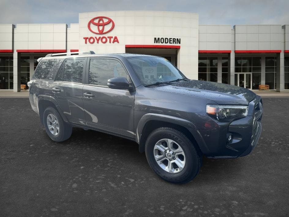 Used 2023 Toyota 4Runner SR5 Premium w/ Moonroof Package RWD image 17