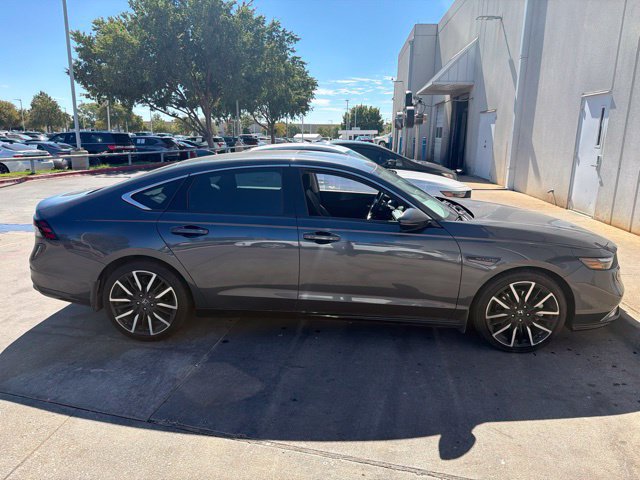Used 2025 Honda Accord Touring image 4