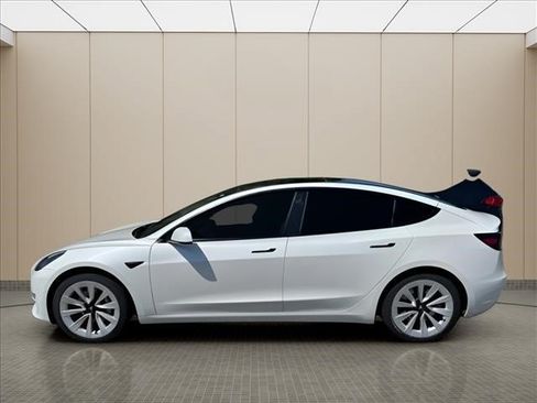 Used 2022 Tesla Model 3 Long Range AWD/4WD image 21