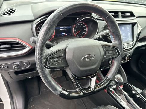 Used 2021 Chevrolet TrailBlazer RS w/ Sun and Liftgate Package image 17