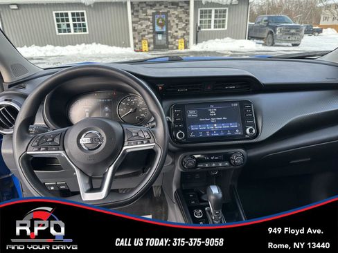 Used 2021 Nissan Kicks SV image 12