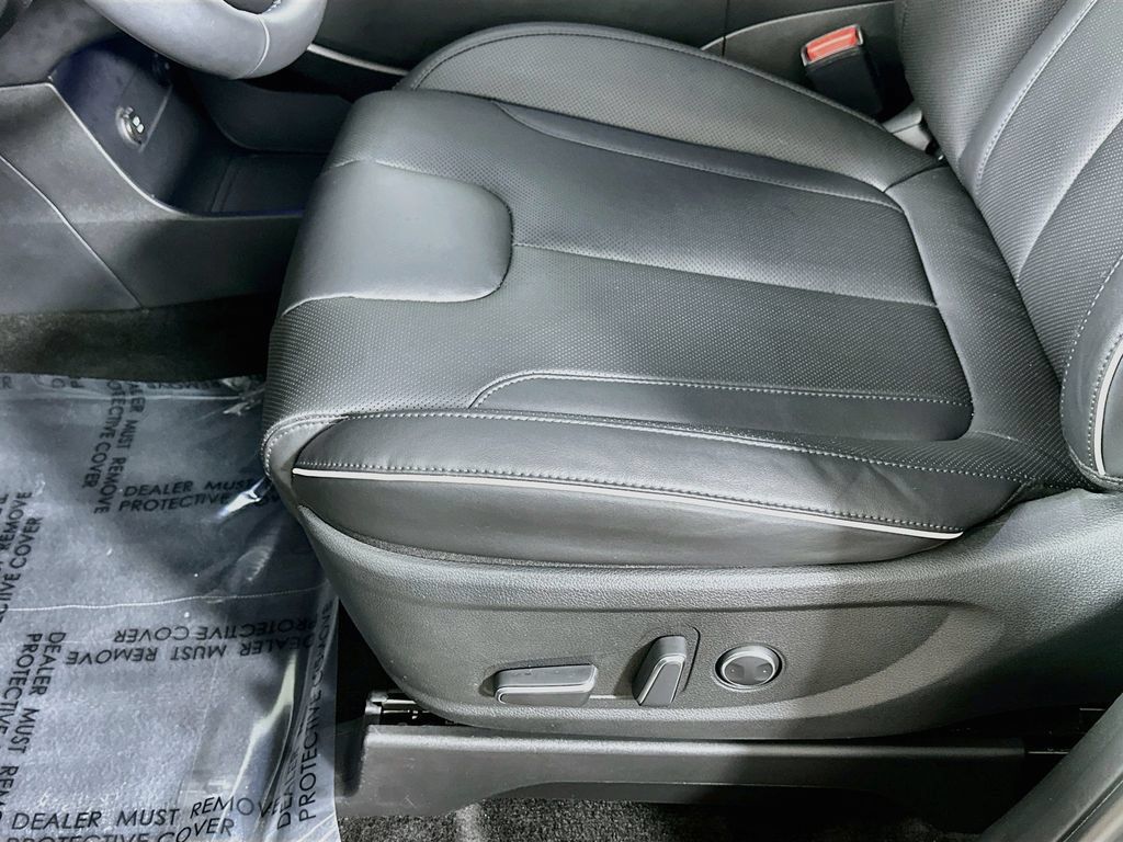 Used 2025 Hyundai Palisade SEL AWD/4WD image 15