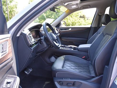 Used 2025 Volkswagen Atlas SEL Premium R-Line AWD/4WD image 15