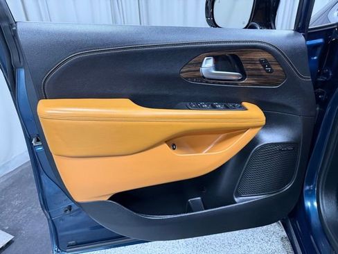 Used 2023 Chrysler Pacifica Pinnacle image 21