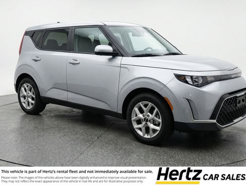 Used 2025 Kia Soul LX w/ LX Technology Package FWD image 1