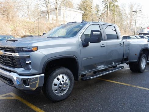 New 2026 Chevrolet Silverado 3500 LT image 4
