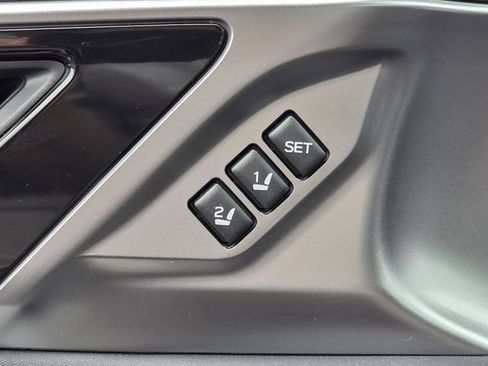 Used 2023 Subaru Outback Limited AWD/4WD image 17