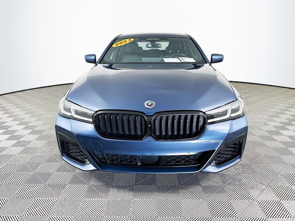 Used 2023 BMW M550i xDrive w/ Executive Package AWD/4WD image 3