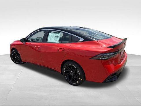 New 2026 Nissan Sentra SR w/ SR Premium Package FWD image 5