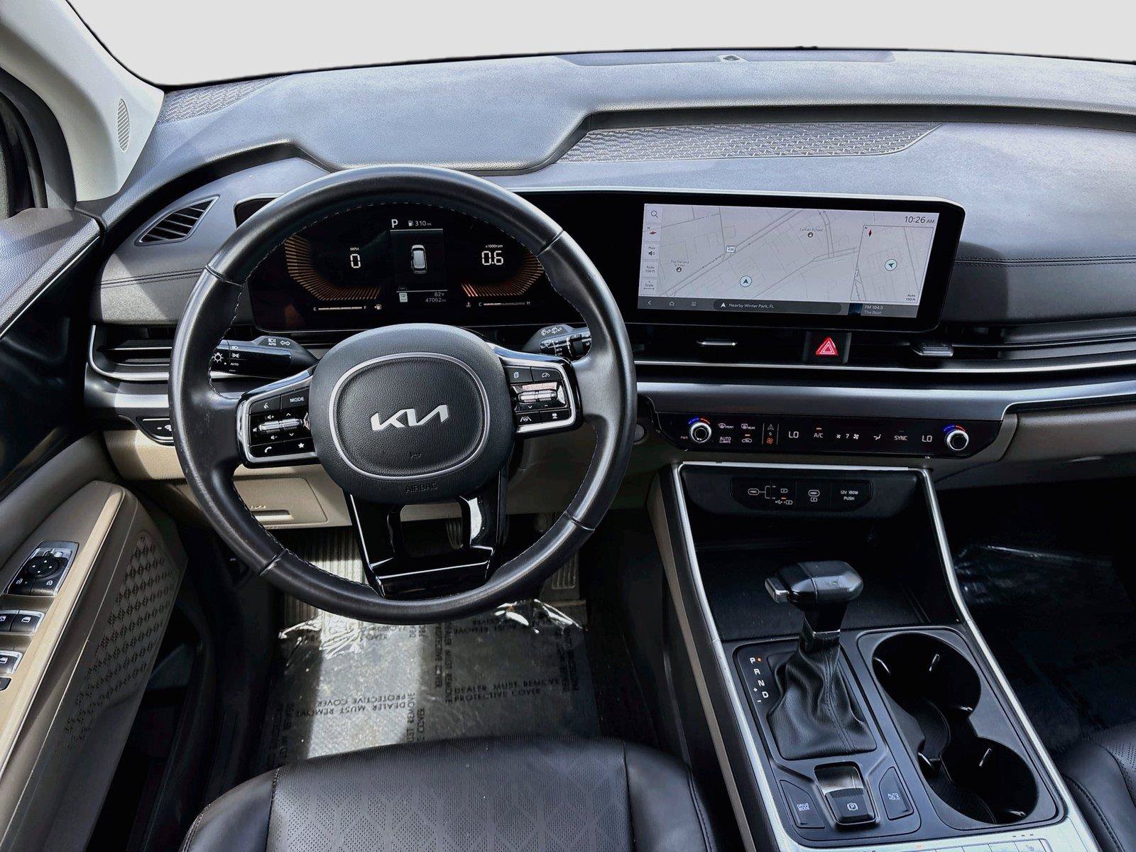 Used 2025 Kia Carnival FWD image 22