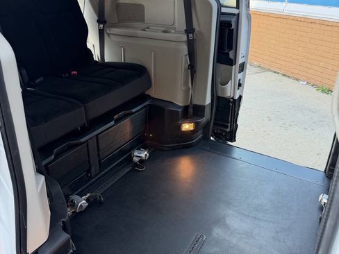 Used 2019 Dodge Grand Caravan SE image 15