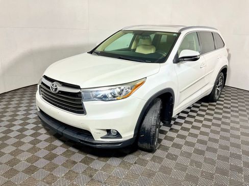 Used 2016 Toyota Highlander XLE w/ Protection Package #3 AWD/4WD image 13