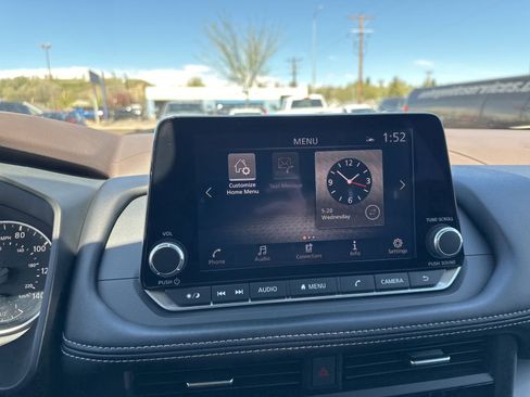 Used 2023 Nissan Rogue SV AWD/4WD image 43