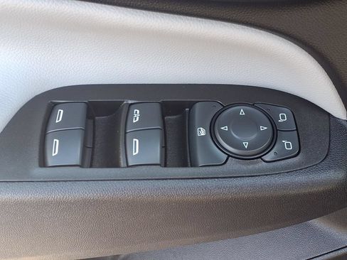Used 2023 Chevrolet Equinox LS w/ LS Convenience Package FWD image 11