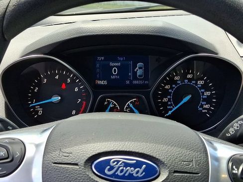 Used 2015 Ford Escape SE AWD/4WD image 16