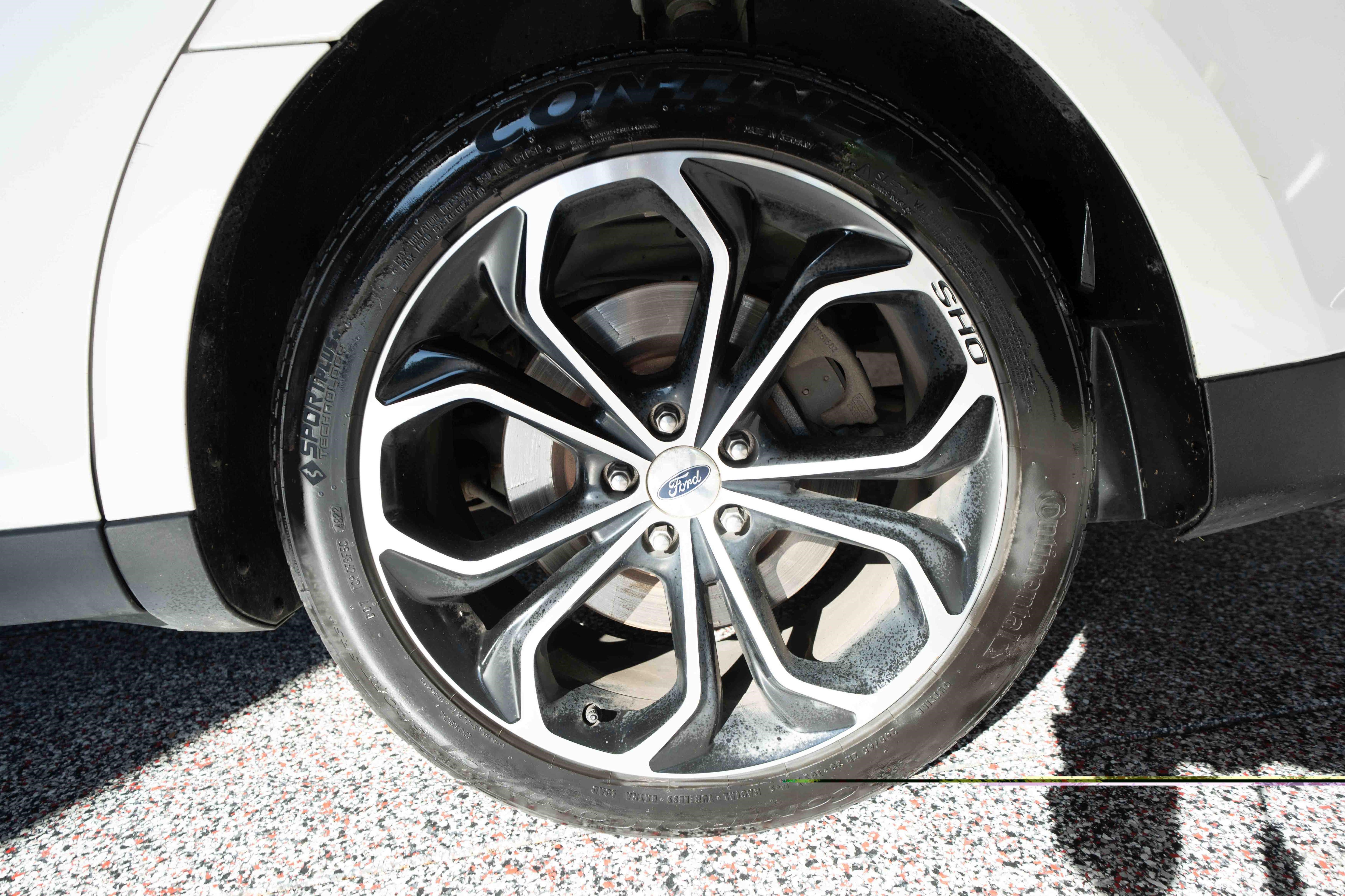 Used 2018 Ford Taurus SHO AWD/4WD image 27