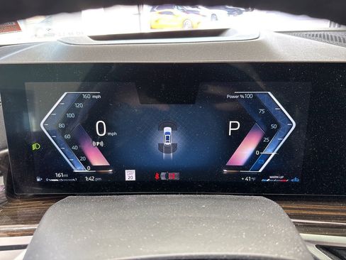 Certified 2025 BMW X7 xDrive40i w/ Premium Package image 19