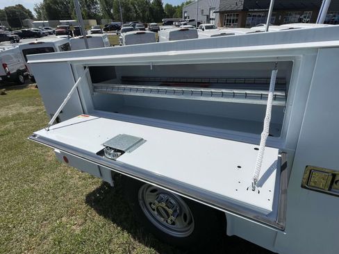 New 2026 Ford F250 XL w/ XL Chrome Package RWD image 11