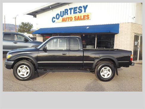 Used 2003 Toyota Tacoma 4x4 Xtracab V6 image 3