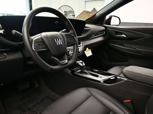Used 2025 Buick Envista Sport Touring w/ Convenience II Package image 12