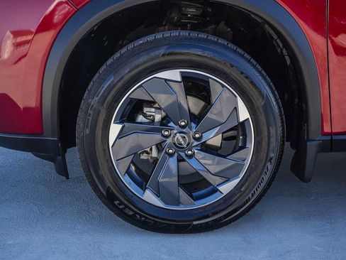 Used 2024 Nissan Rogue SV w/ SV Premium Package FWD image 11