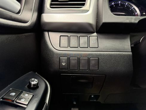 Used 2017 Toyota Highlander XLE AWD/4WD image 24