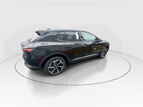 New 2026 Chevrolet Equinox EV LT image 8