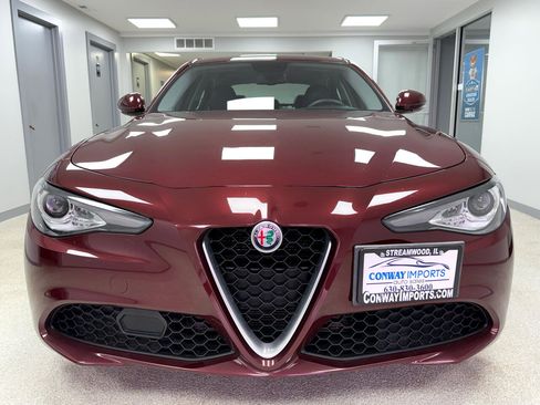 Used 2018 Alfa Romeo Giulia AWD image 6
