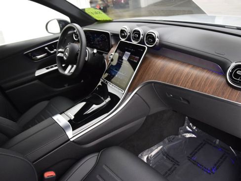 Used 2026 Mercedes-Benz GLC 300 image 15