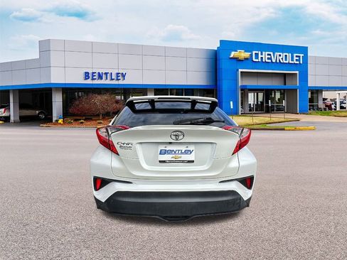 Used 2021 Toyota C-HR LE image 4