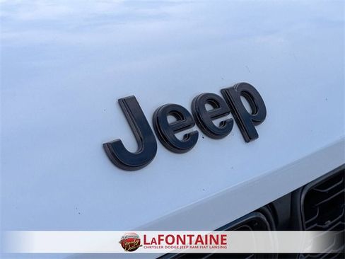 Certified 2024 Jeep Grand Cherokee L Laredo image 9