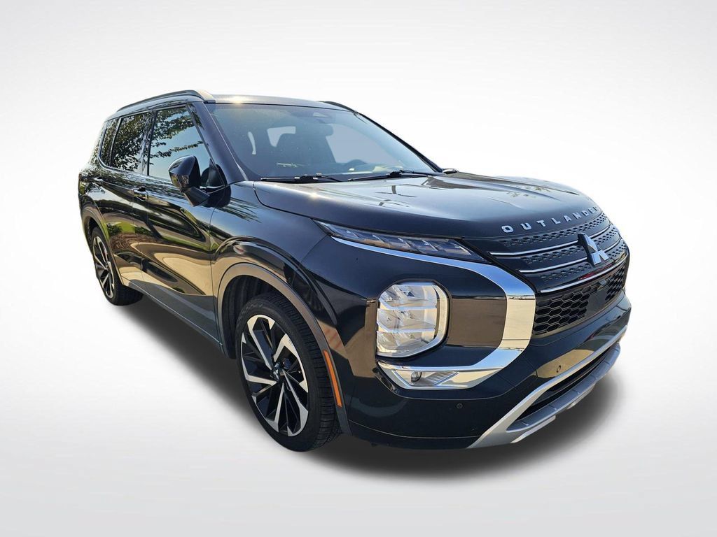 Used 2022 Mitsubishi Outlander SEL FWD image 2