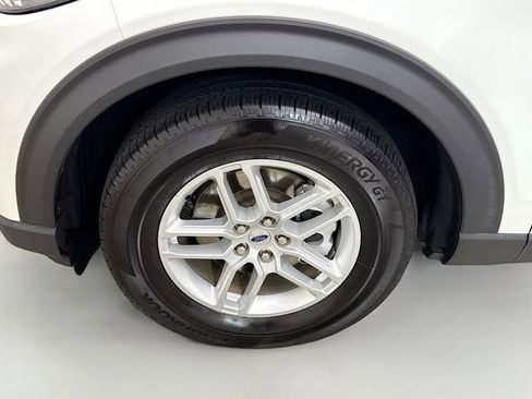 Used 2025 Ford Explorer Active image 32