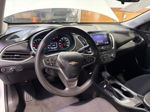 Used 2022 Chevrolet Malibu LS w/ Driver Confidence Package II FWD image 17