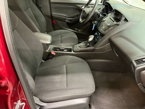 Used 2016 Ford Focus SE FWD image 19