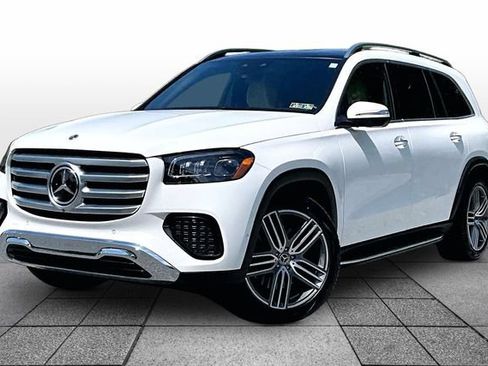Certified 2024 Mercedes-Benz GLS 450 4MATIC image 4