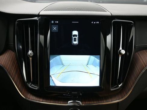 Used 2023 Volvo XC60 B5 Ultimate w/ Protection Package Premier FWD image 22