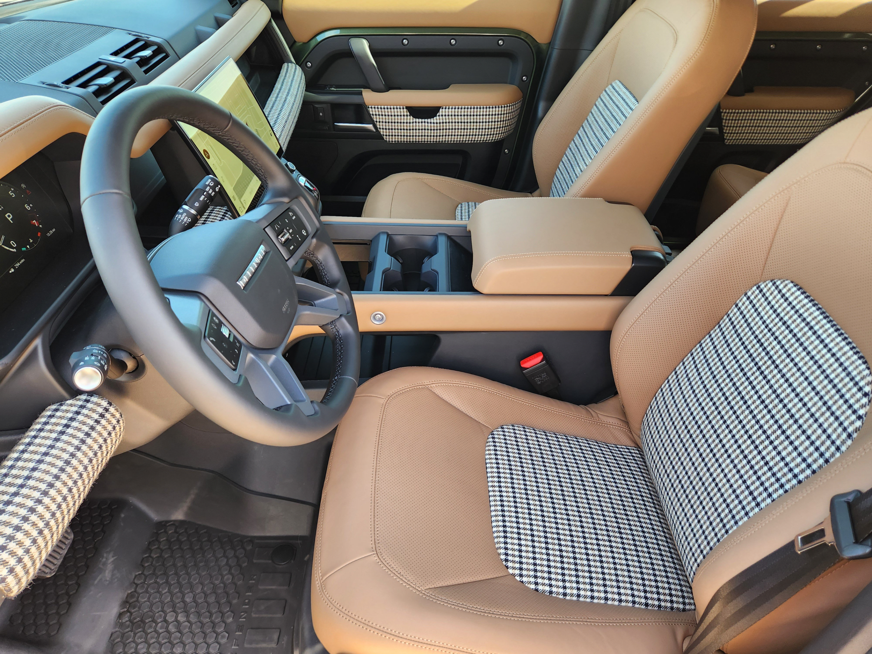 New 2026 Land Rover Defender 110 X-Dynamic SE AWD/4WD image 8