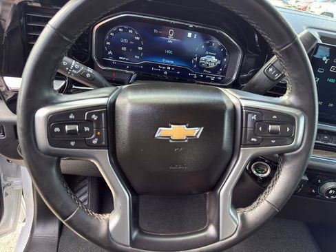Used 2023 Chevrolet Silverado 1500 LT AWD/4WD image 18