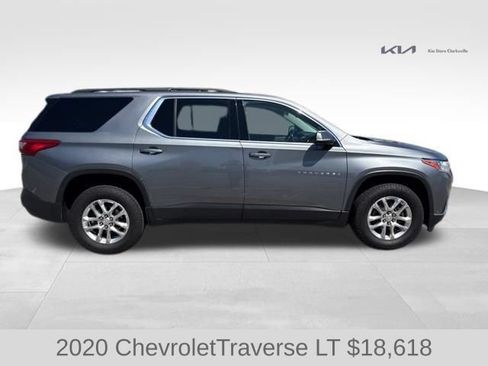 Used 2020 Chevrolet Traverse LT FWD image 9