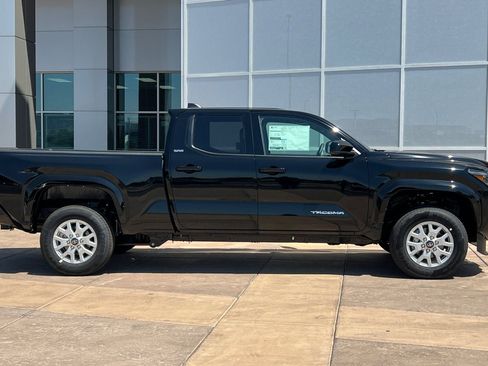 New 2025 Toyota Tacoma SR5 image 3