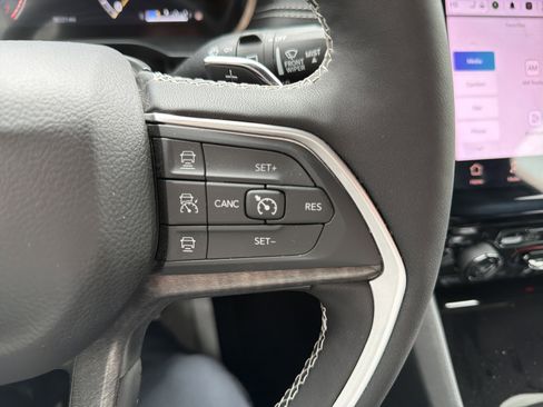 Used 2025 Jeep Grand Cherokee L Limited w/ Trailer Tow Package AWD/4WD image 20