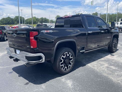 Certified 2025 Chevrolet Silverado 2500 LTZ w/ LTZ Premium Package AWD/4WD image 3