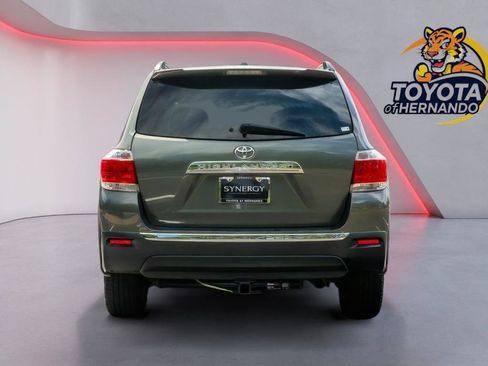 Used 2012 Toyota Highlander Limited w/ Tow Pkg FWD image 6