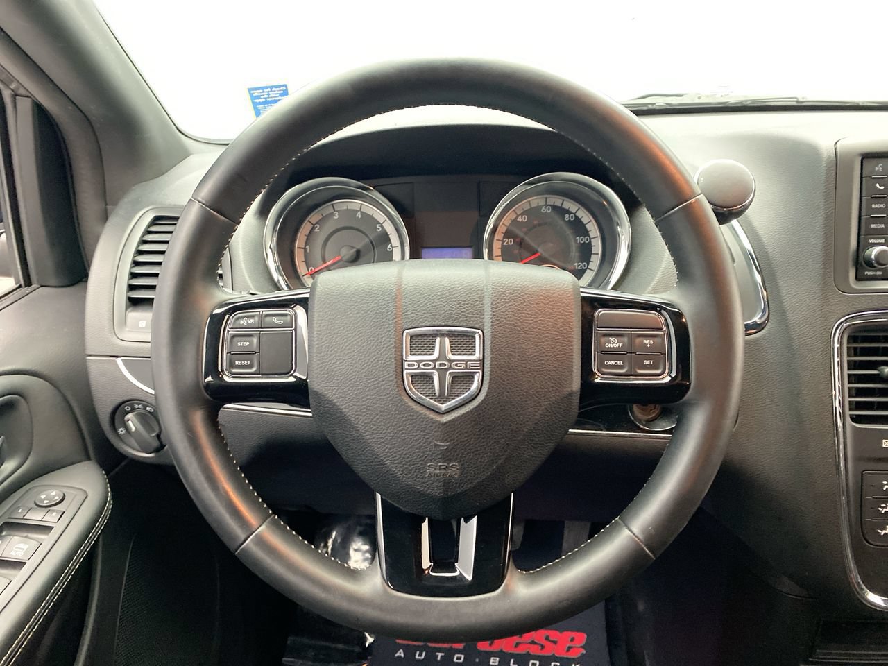 Used 2017 Dodge Grand Caravan SE FWD image 16