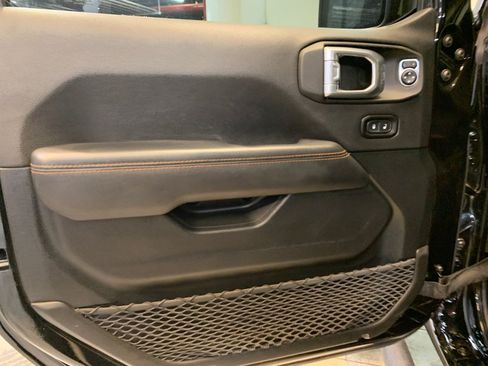 Used 2021 Jeep Gladiator Mojave AWD/4WD image 16