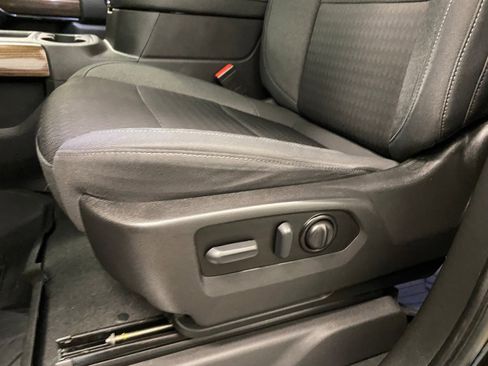 Used 2022 Chevrolet Silverado 1500 LT Trail Boss w/ Bed Protection Package image 16