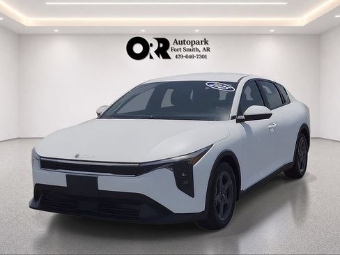 Used 2025 Kia K4 FWD image 2