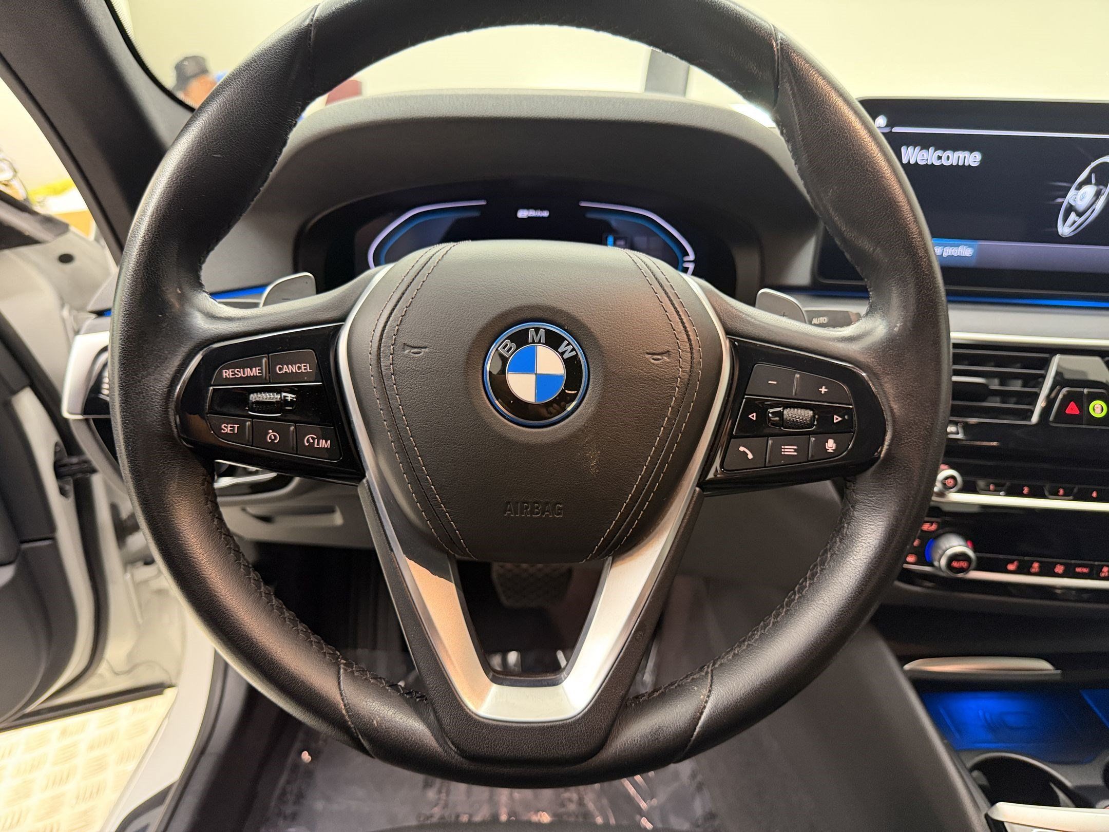 Certified 2023 BMW 530e w/ Convenience Package RWD image 11